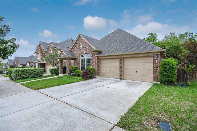 Beautiful home awaits!!