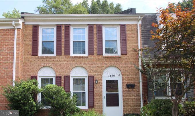 11866 Saint Trinians Ct, Reston, VA 20191 - photo 1