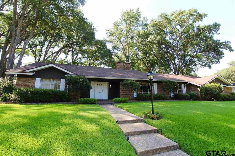 716 716 Barclay, Tyler, TX 75703 - photo 1