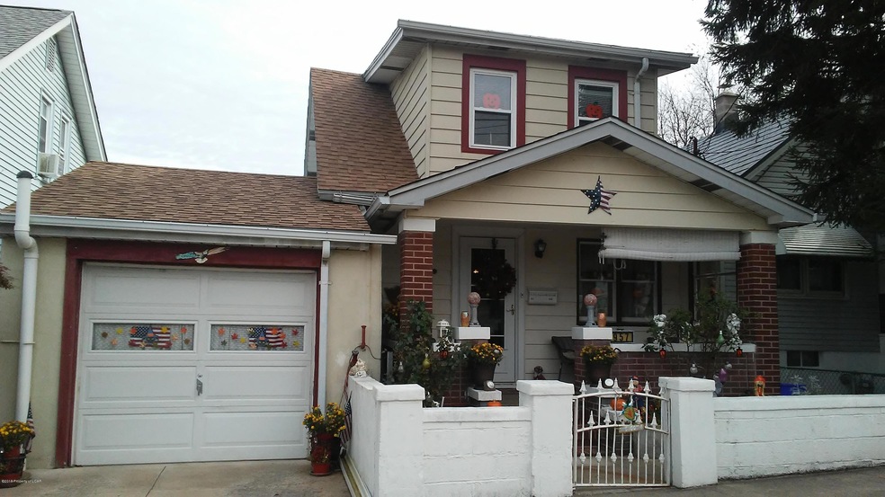 957 N Laurel Street