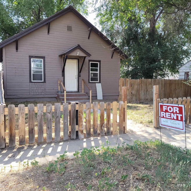 606 N 8th St, Payette, ID 83661 - photo 1