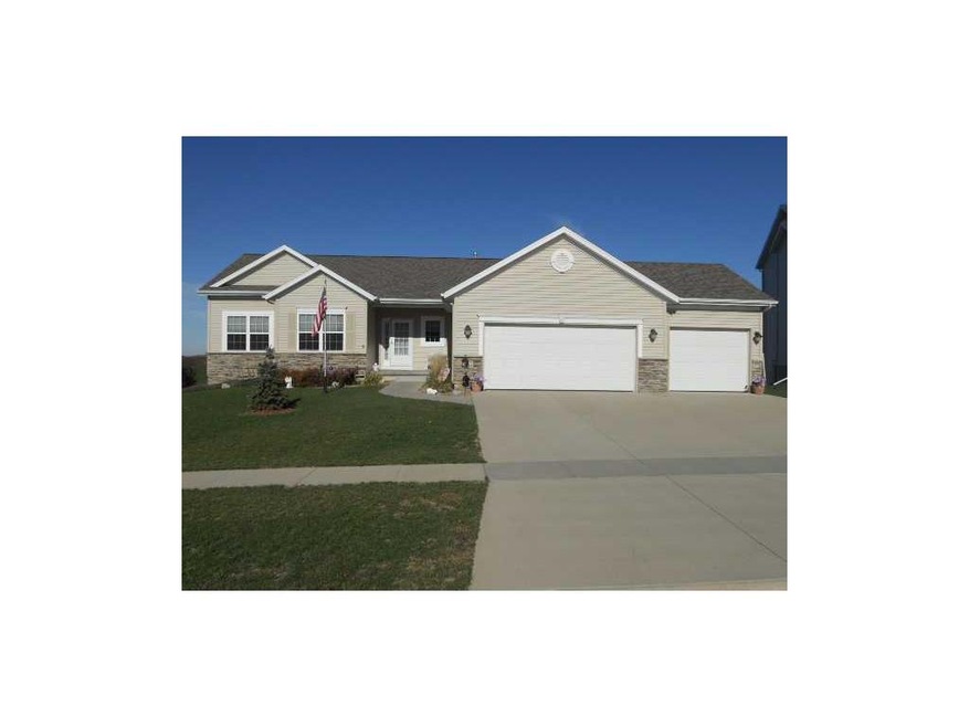 6714 Blue Stone Ct NW, Cedar Rapids, IA 52405 - photo 1