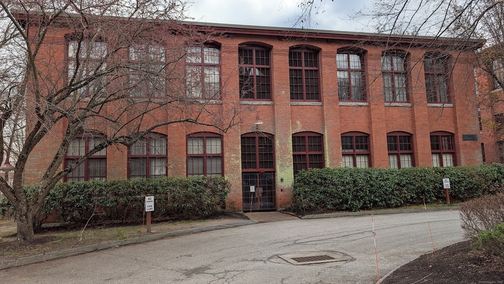 Warrenton Mill Condominiums unit 61, Torrington, CT 06790 - photo 1