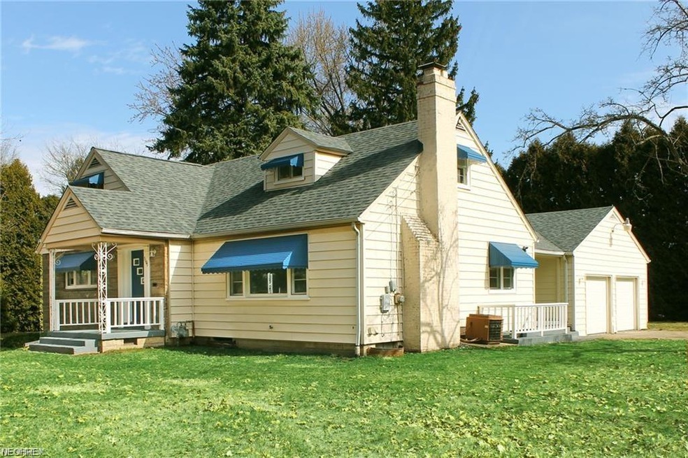 Welcome to 310 Goleta Ave. Over 2200 square feet o