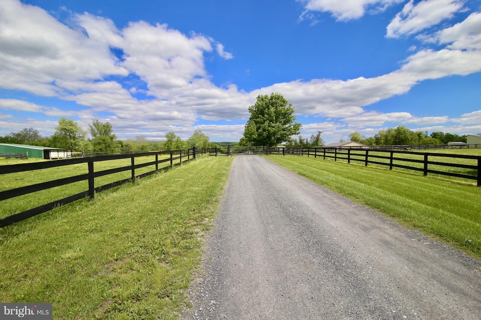 22064 Sam Fred Rd, Middleburg, VA 20117 - photo 1