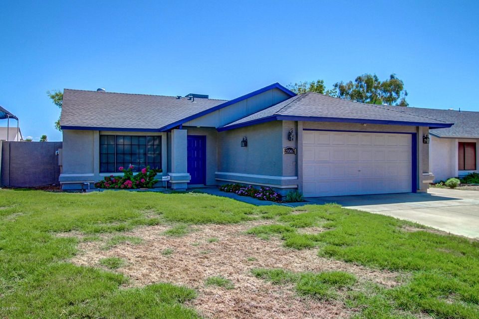 Front Grassy Area
