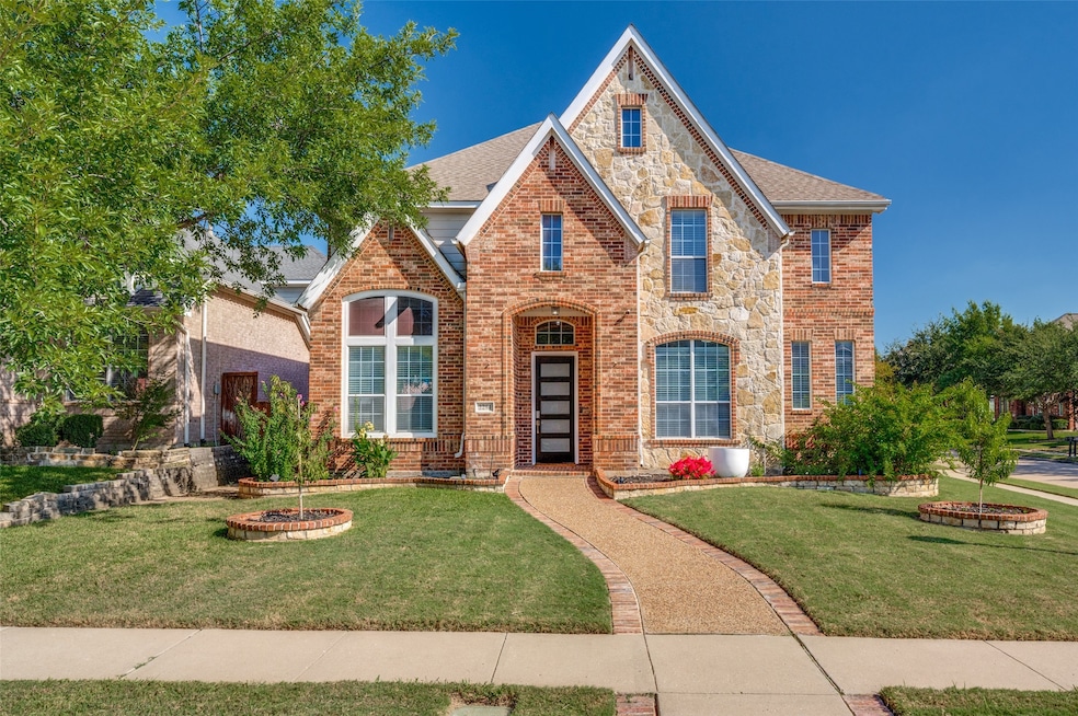 Pending $668,888 • Co-Listing Agent