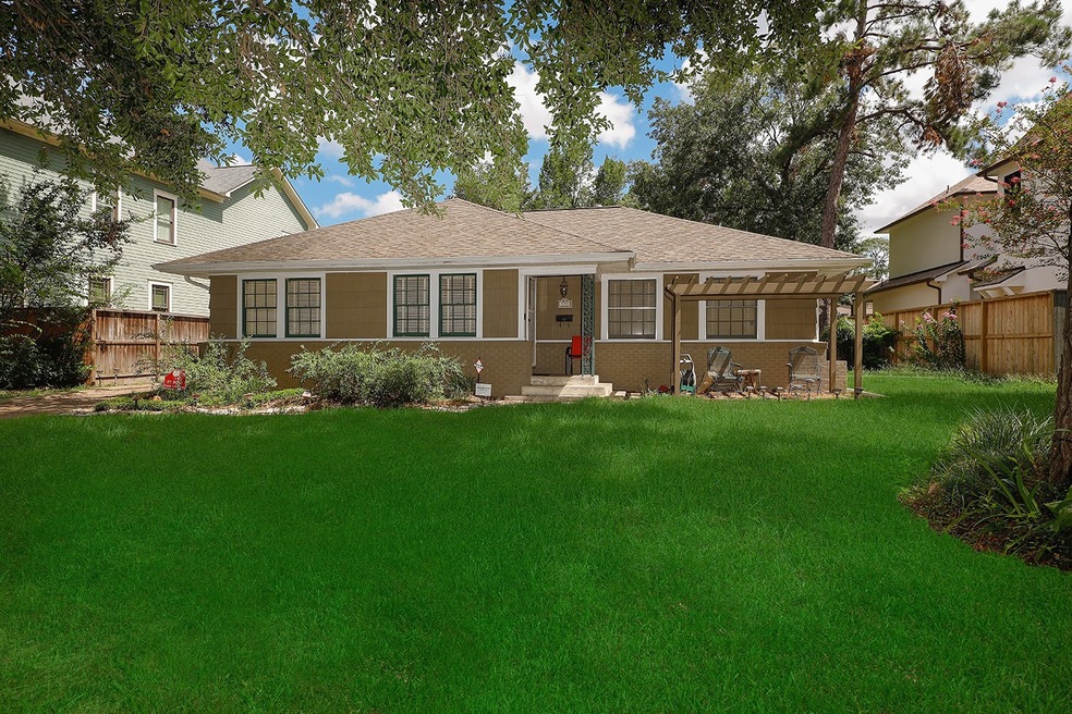 882 W 41st St, Houston, TX 77018 - photo 1