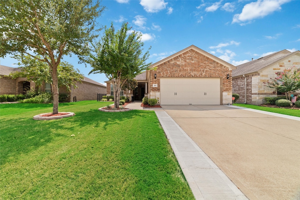 211 Cattle Ranch Dr, Richmond, TX 77469 - photo 1