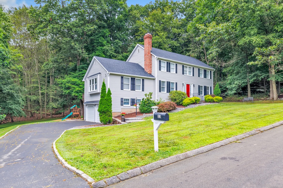 23 Rolling Brook Ln, Shelton, CT 06484 - photo 1