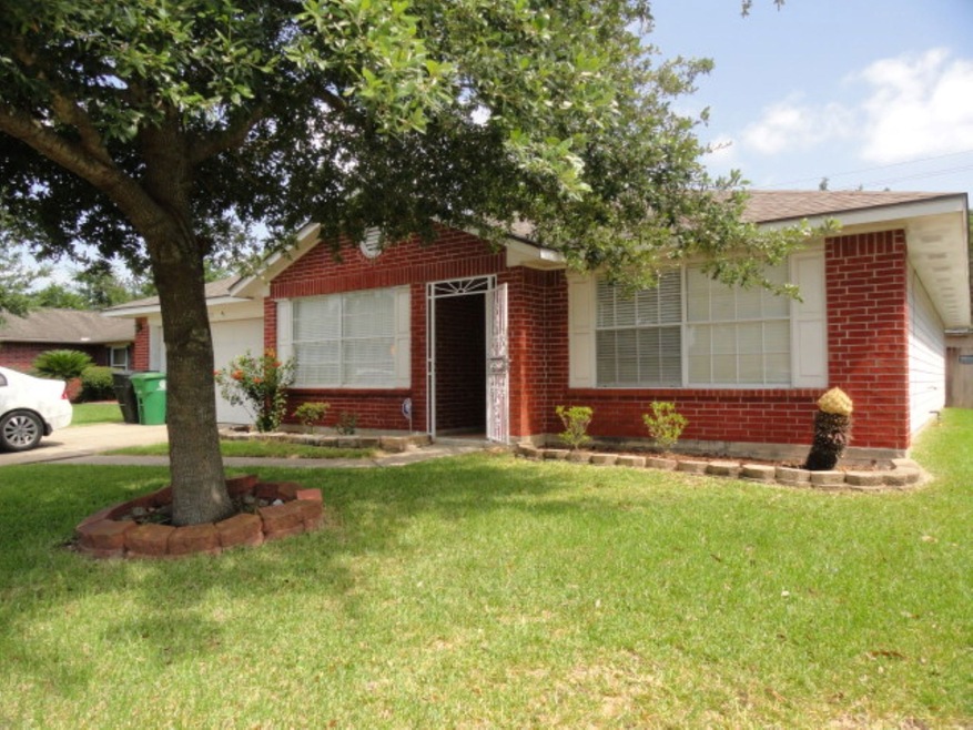 9227 Misty Vale Dr, Houston, TX 77075 - photo 1