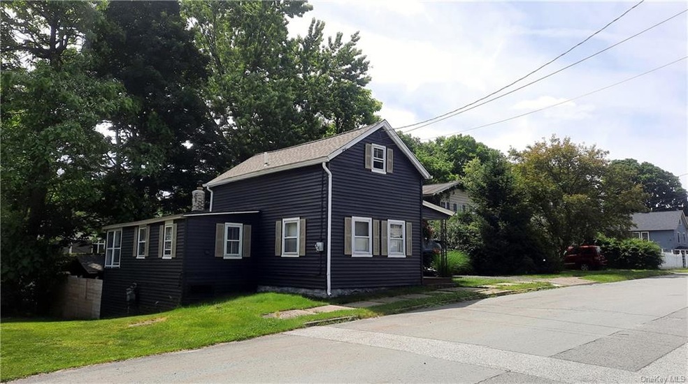 4 Chestnut St, Port Jervis, NY 12771 - photo 1