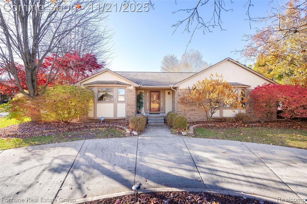 23965 Whittaker Dr, Farmington, MI 48335 - photo 1