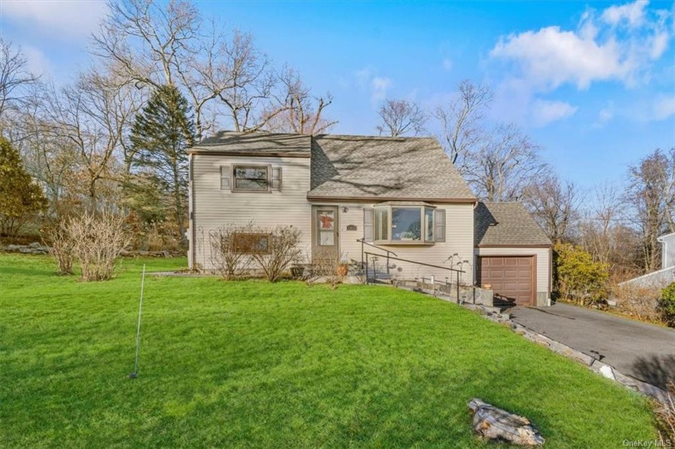 1404 Arch Dr, Mohegan Lake, NY 10547 - photo 1