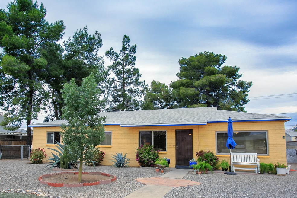 Welcome home to 4627 E 10th St Tucson!