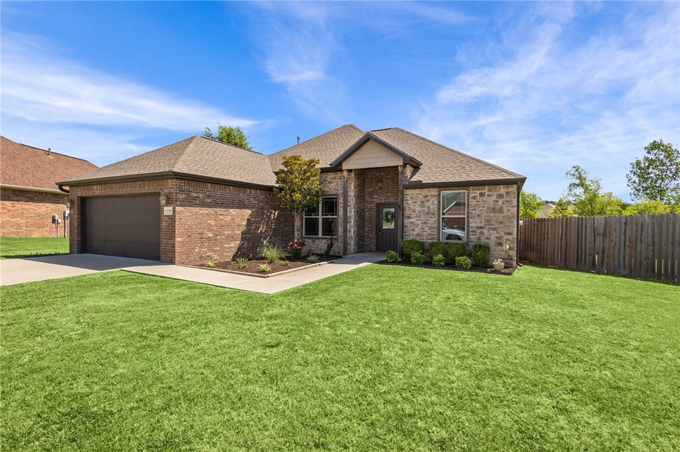 1500 Colonel Bass Ln, Prairie Grove, AR 72753 - photo 1