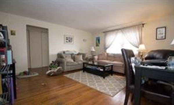 95 Chestnut St unit 5, Brookline, MA 02445 - photo 1