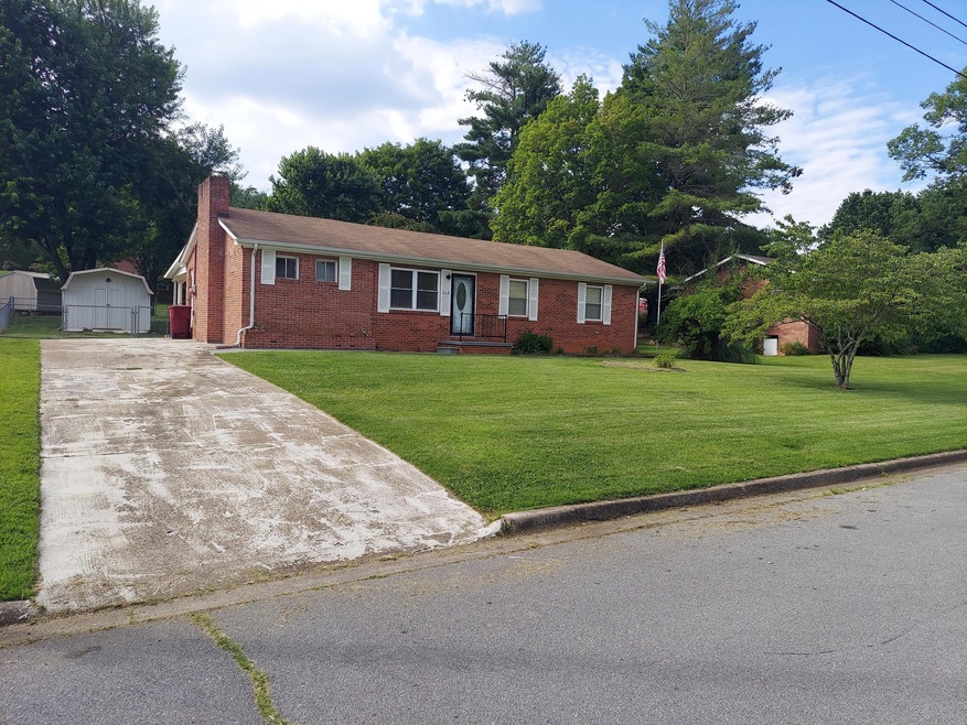 308 Peach Blossom Ct unit 1, Johnson City, TN 37604 - photo 1