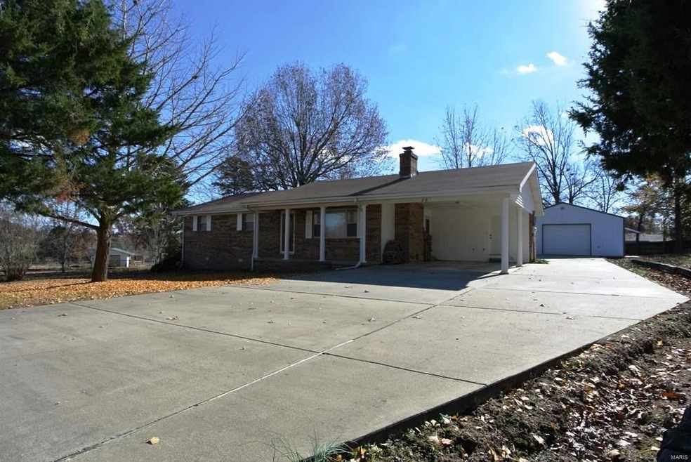 75 Cr 4417, Poplar Bluff, MO 63901 - photo 1