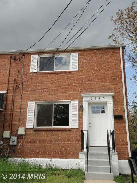 6220 Carters Ln, Riverdale, MD 20737 - photo 1