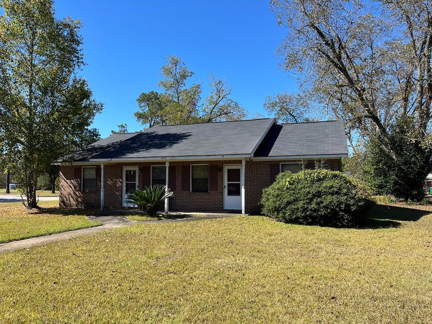 1029 Davidson Dr, Albany, GA 31707 - photo 1