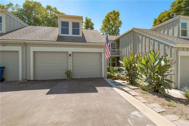 8221 Halsey St, Lenexa, KS 66215 - photo 1