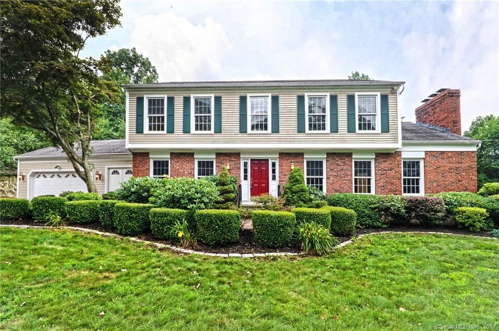 640 Aspen Ln, Orange, CT 06477 - photo 1