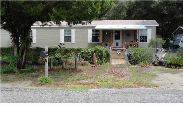 706 NW 1st St, Carrabelle, FL 32322 - photo 1