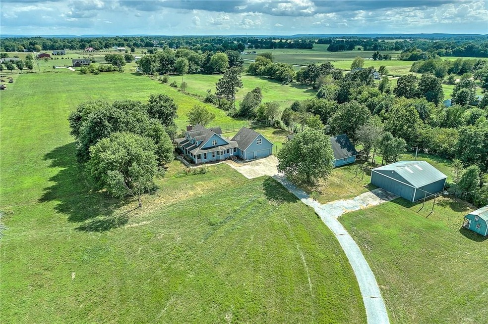 18401 Harmon Rd, Fayetteville, AR 72704 - photo 1