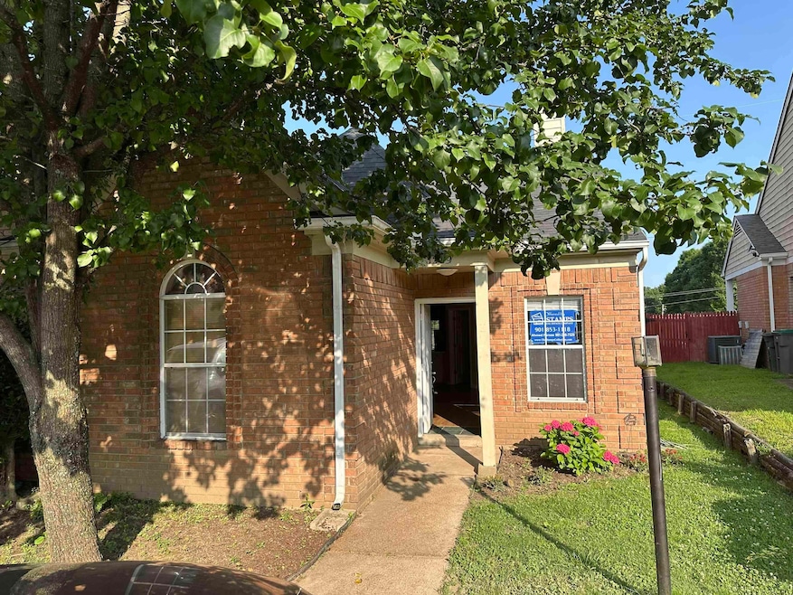 1289 Brady Hollow Ln, Cordova, TN 38016 - photo 1