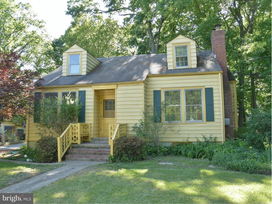 6712 Oak Dr, Alexandria, VA 22306 - photo 1