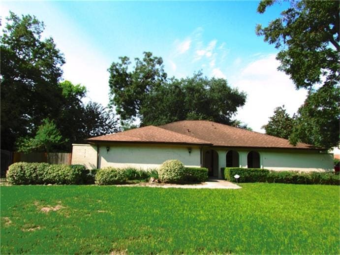 2212 S Belmont Dr, Richmond, TX 77469 - photo 1