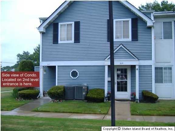 537 Correll Ave unit 28, Staten Island, NY 10309 - photo 1