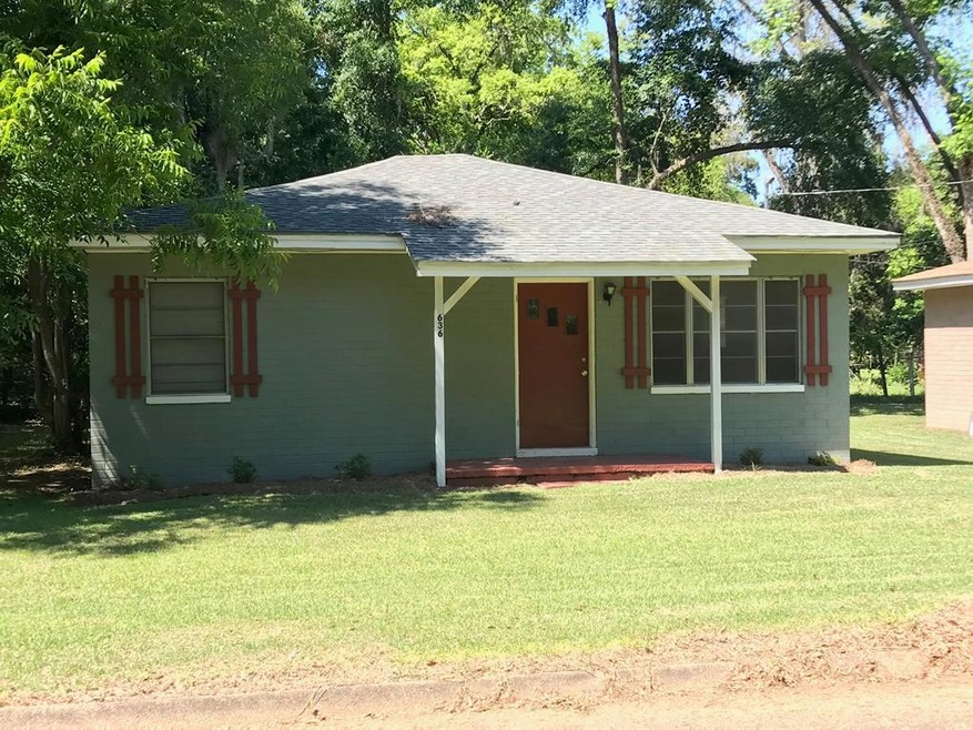 636 E Washington St, Eufaula, AL 36027 - photo 1