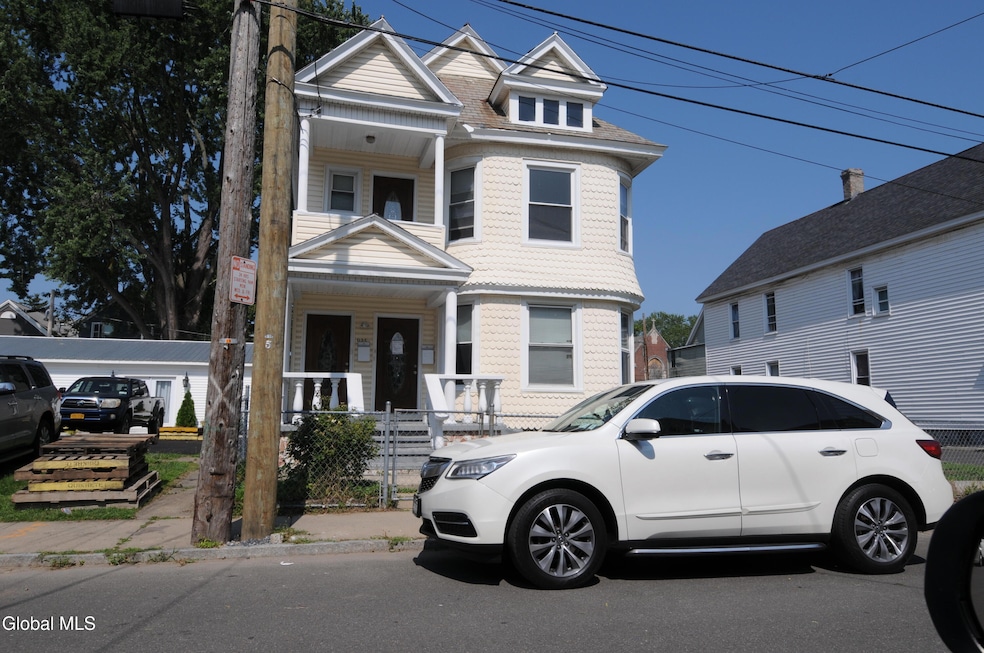925 Delamont Ave, Schenectady, NY 12307 - photo 1