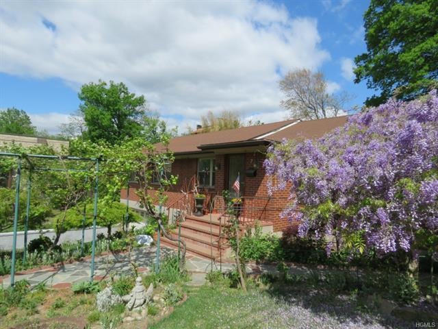 7 Olinda Ave, Hastings On Hudson, NY 10706 - photo 1