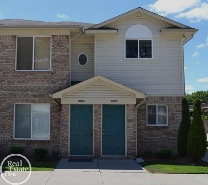 30274 Wedgewood Cir, Roseville, MI 48066 - photo 1