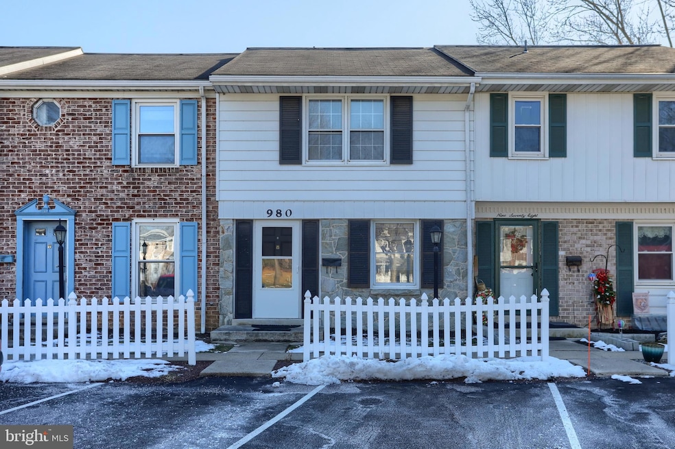 980 E Maple St, Palmyra, PA 17078 - photo 1