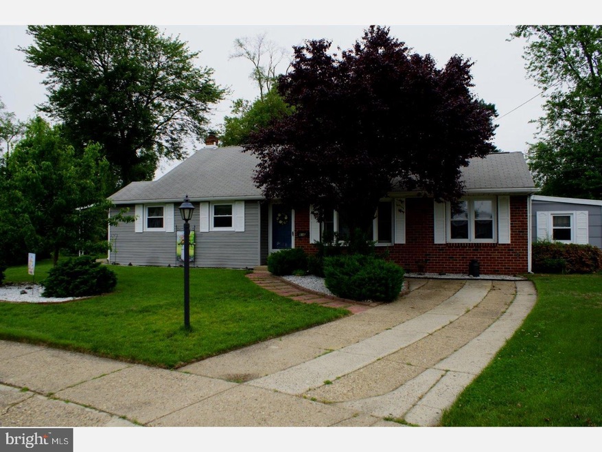 816 Colby Ct, Delran, NJ 08075 - photo 1