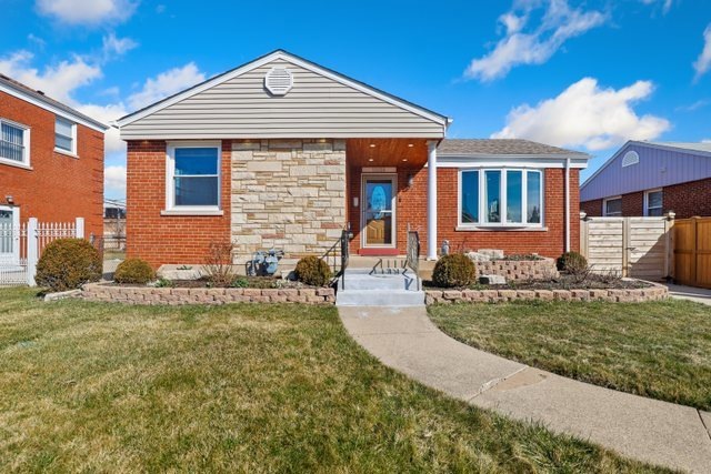 10136 Pelham St, Westchester, IL 60154 - photo 1