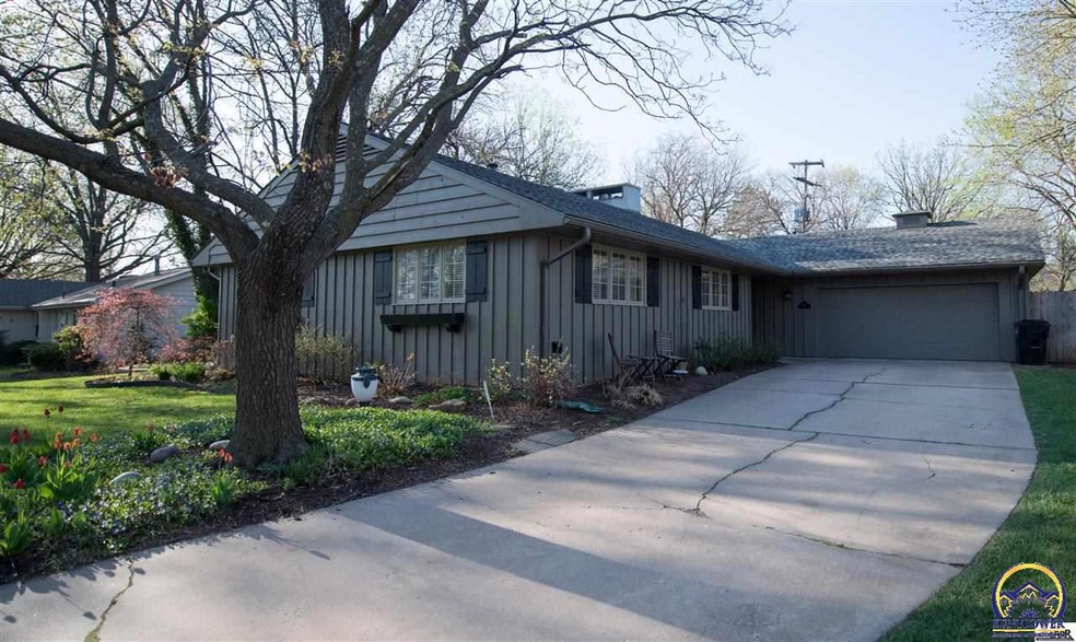 2011 SW Brooklyn Ave, Topeka, KS 66611 - photo 1