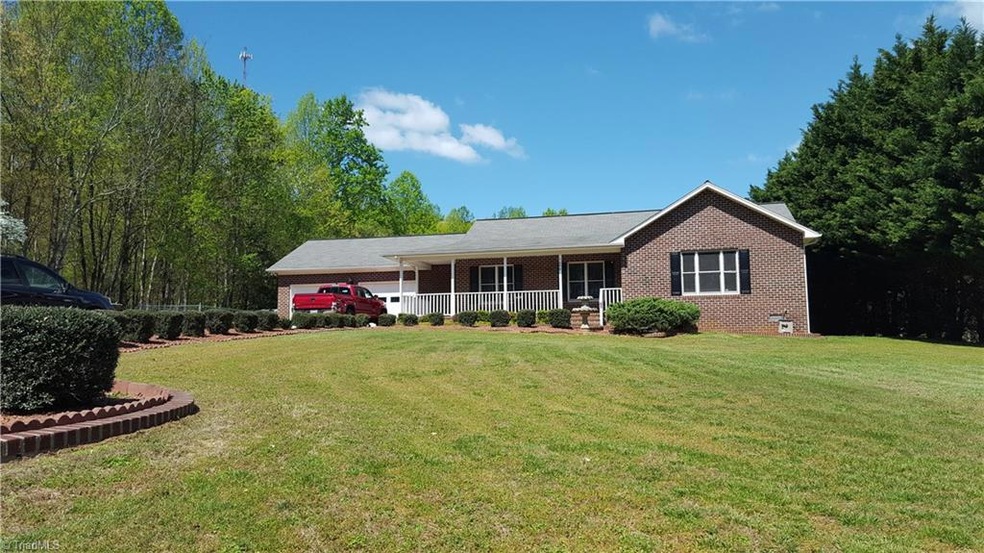 1099 Crestview Church Rd, Asheboro, NC 27205 - photo 1