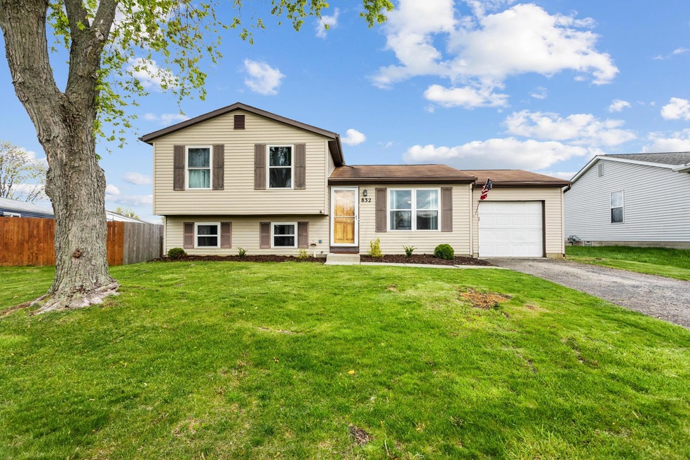 832 Cherry Bud Dr, Columbus, OH 43228 - photo 1