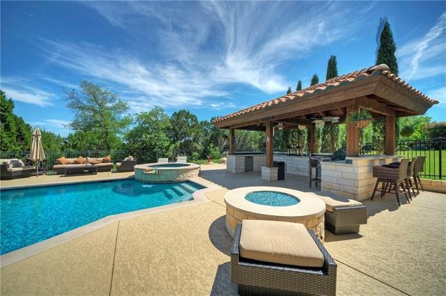 Gorgeous backyard pool, hot tub and kitchen!