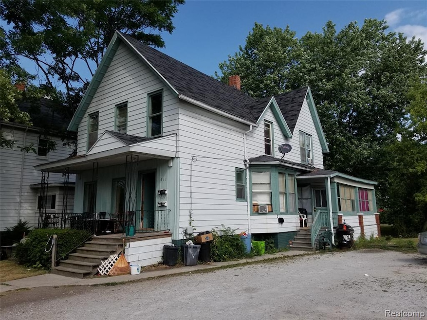 3 UNIT INVESTMENT PROPERTY IN PORT HURON.