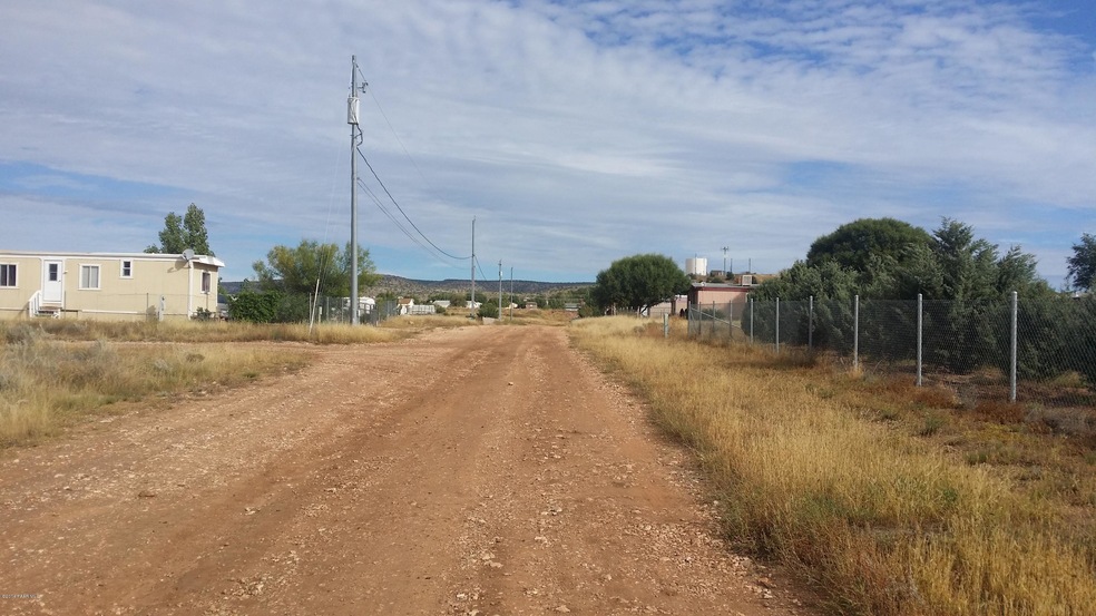 25370 N Cedar, Paulden, AZ 86334 - photo 1