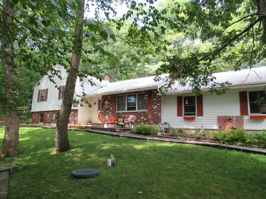 161 Bayberry Dr, Milford, PA 18337 - photo 1