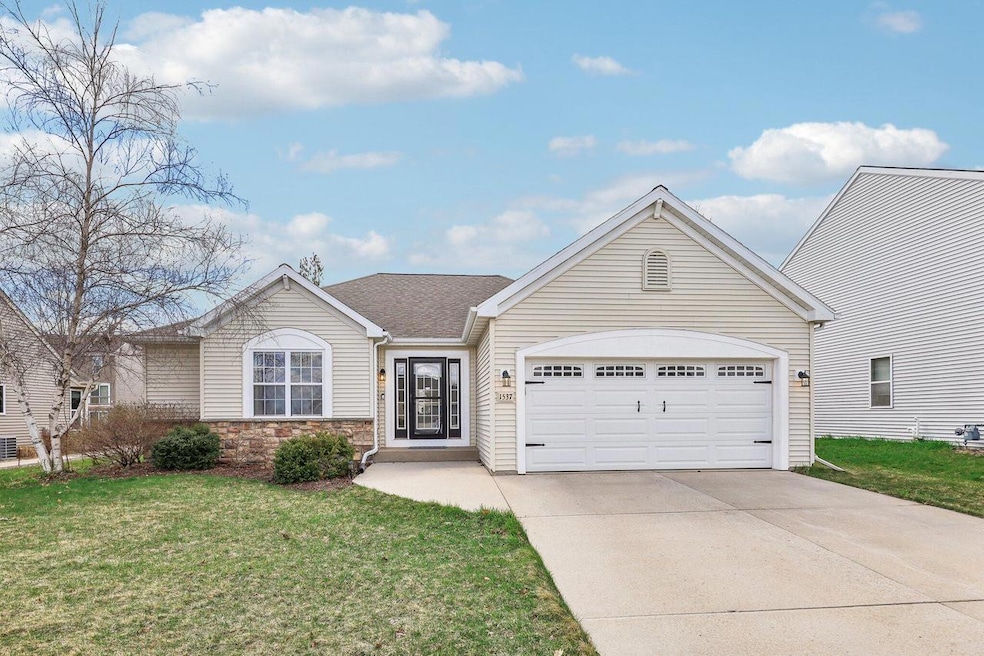 1537 Whitewater Dr