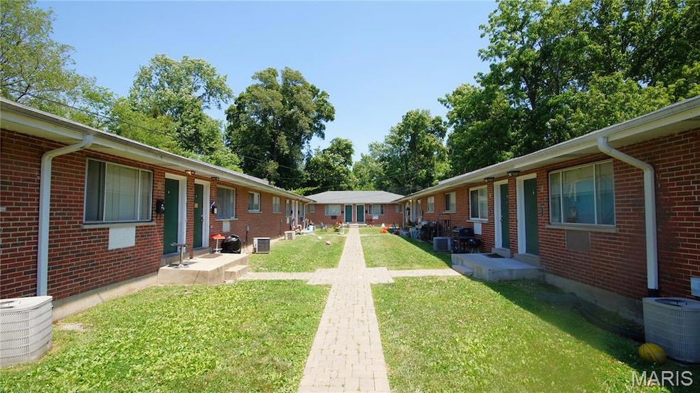 1209 Chambers Rd, Ferguson, MO 63135 - photo 1