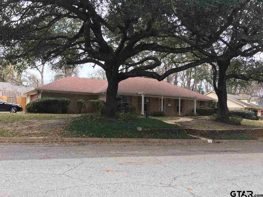 1008 Pollard Dr, Tyler, TX 75701 - photo 1